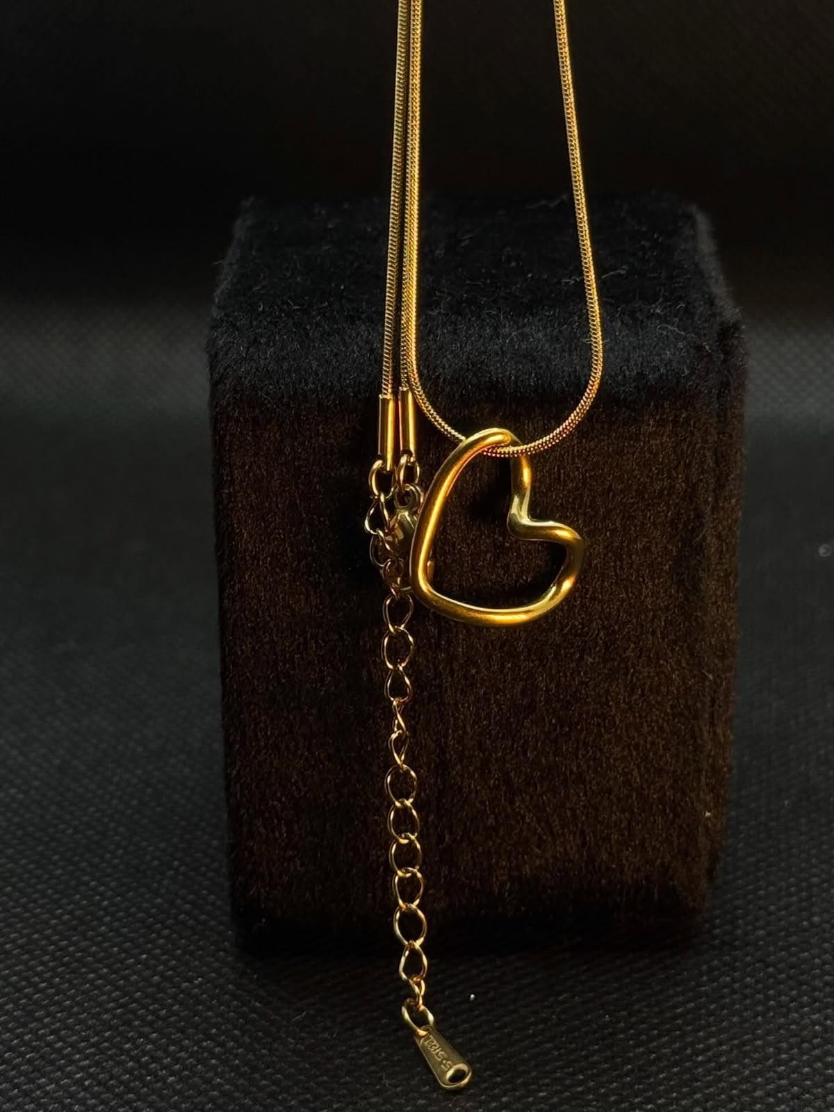 Sleek-Heart-Pendant